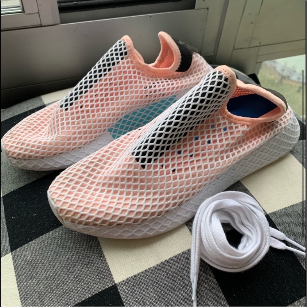 Adidas deerupt size 9 blue and pink sneakers